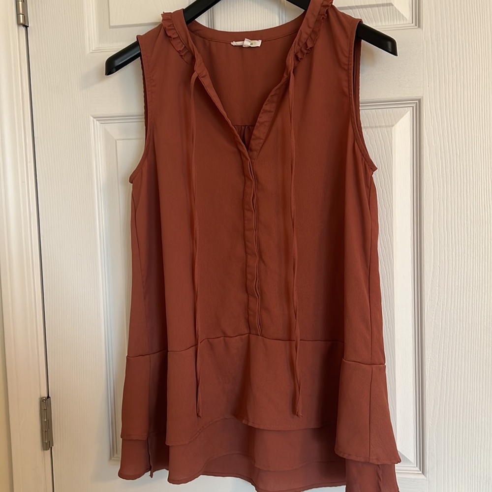 Beautiful flowy tunic Pleione